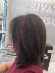 -PE SALON