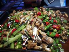 炭烧牛蛙平锅紫苏味-蘭奢雅集·江浙菜(青山江滩店)