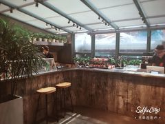 -HIGH FIVE哈福手工汉堡(桂林路店)