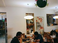 -毛辣果·贵州红酸汤牛肉火锅(西单店)