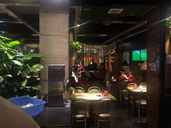 大堂-铁胖子口碑长沙菜·龙虾烧烤(赤岗社区店)