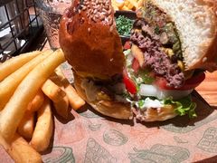 -三勾JJJ Burger&Coffee(梅溪湖店)