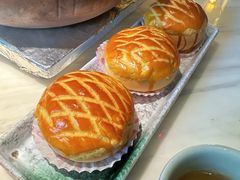 酥皮水牛奶菠萝包-陶陶居酒家(新天地店)