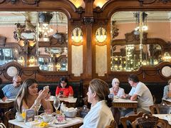 -Majestic Café