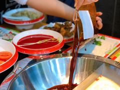 牛油骨汤鸳鸯锅-潘小辣鲜肉老火锅