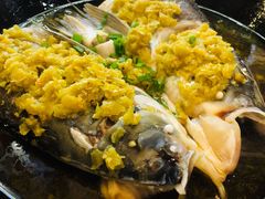 -阿瓦山寨·湘菜现炒·剁椒鱼头王(咸阳总店)