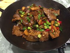 干锅带皮牛肉-丽华园(青少年宫店)