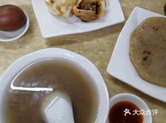 厦门金榜公园附近的一家煎包店,听说这家店开了很多年