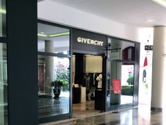 -GIVENCHY(佛罗伦萨小镇奥莱店)