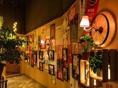 -临界音乐酒馆·小龙虾·江湖菜(华熙LIVE·鱼洞店)