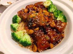 红烧肉鳗鱼煲饭-上海老站(徐家汇店)