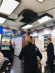 -一東造型烫发染发