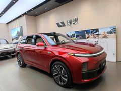 -理想汽车(世纪汇店)