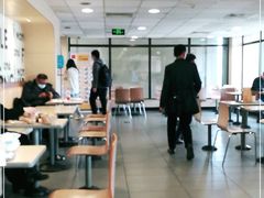 大堂-麦当劳(军博店)