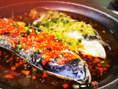-阿瓦山寨·湘菜现炒·剁椒鱼头王(咸阳总店)