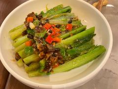 鲮鱼油麦菜-渔语鱼新川菜Bistro(万象天地店)