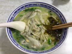-明呈黄鱼面馆(斜土路店)