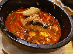 -花馬肆.云南过桥米线(汉神购物广场现场熬汤店)