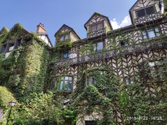 -钟书阁(松江泰晤士小镇店)