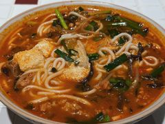 -粉八·云南米线·建水烧烤(常熟路店)