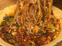 -拈签一笑黄牛肉辣卤串串