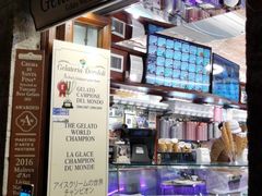 -Gelateria Dondoli