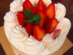草莓蛋糕-花花卷卷·鲜食蛋糕(静安久光百货店)
