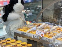 面包甜点陈列柜-巴黎优朵烘焙馆(菱角湖壹号店)