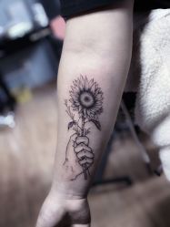 -椿树下·Tattoo纹身工作室