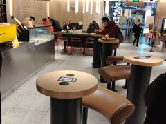 大堂-麦当劳(龙阳路店)