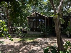 -Chom Cafe and Restaurant