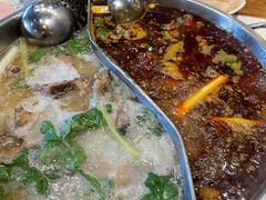 鸳鸯锅-肖肖酸萝卜鱼火锅(总店)