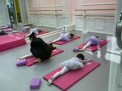 -炫艺舞蹈培训中心(枫尚奥特莱斯店)