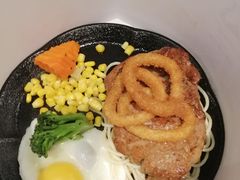 -汤姆家的牛排意面披萨(新城市广场店)