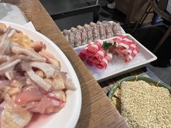 -尚尚仙·酸汤猪手·猪肚鸡火锅(华联万柳购物中心店)