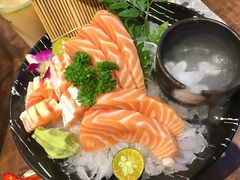 三文鱼刺身-日进一片海.生腌海鲜火锅.宵夜烧烤(三里屯总店)