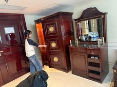 -深圳富苑皇冠假日套房酒店