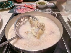 -尚尚仙·酸汤猪手·猪肚鸡火锅(华联万柳购物中心店)