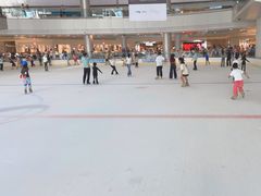 -冰纷万象滑冰场(深圳万象城店)