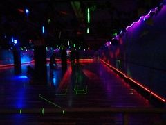 -奔马滚轴溜冰场