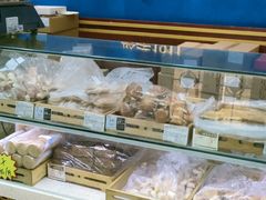 面包甜点陈列柜-老鼎丰(靖宇街总店)