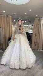 -台湾蔡美月婚纱租赁