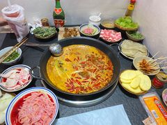 -四小区火锅·巷子里的重庆火锅(花照壁店)