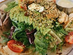 照烧鸡肉配牛油果拉法沙拉-HELLO 27 意面·沙拉·帕尼尼