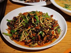 -月亮眼花园餐厅书吧酒吧
