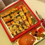 我也有同款圣诞寿司礼盒啦
