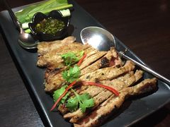 烤猪颈肉-Ruen Urai