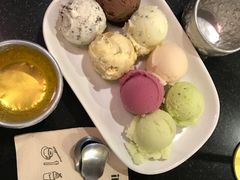 -莓园冰淇淋店