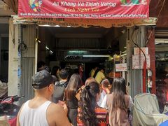 -Bánh Mì Huynh Hoa