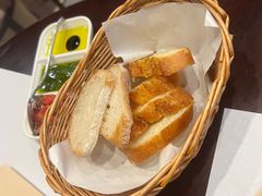 餐前面包佐葡萄香醋和意面酱汁-CAPARESH開府莱舍(望京金辉店)